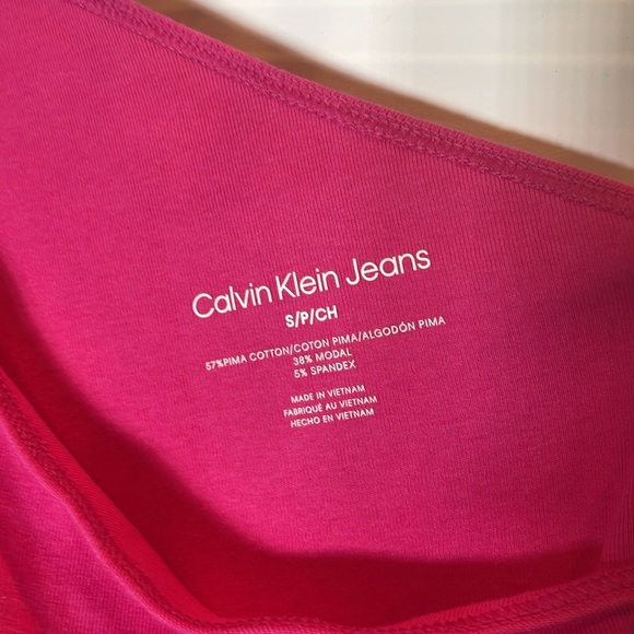 Calvin Klein Jeans Asymmetrical Pink Bodysuit - Picture 4 of 4